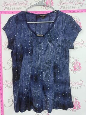 Sami & Jo Navy Sequin-Striped V-Neck Short Sleeve Top